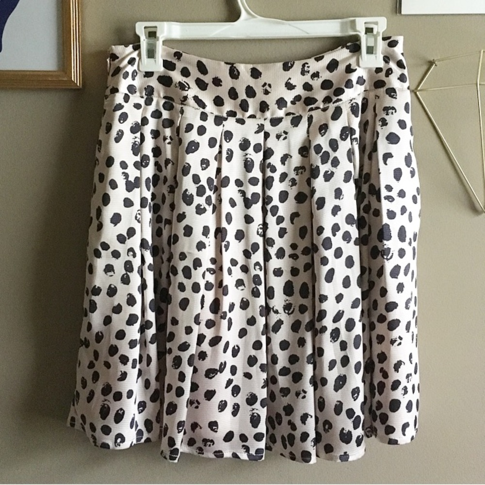 Spotted Silky Pleated Skirt
